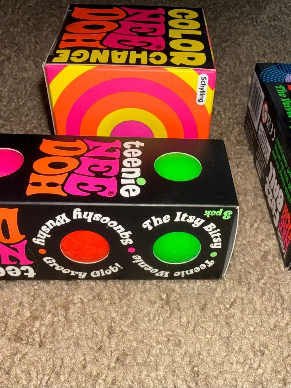 Color Change Fuzz Ball 3-Pack - Neon Green & Neon Pink